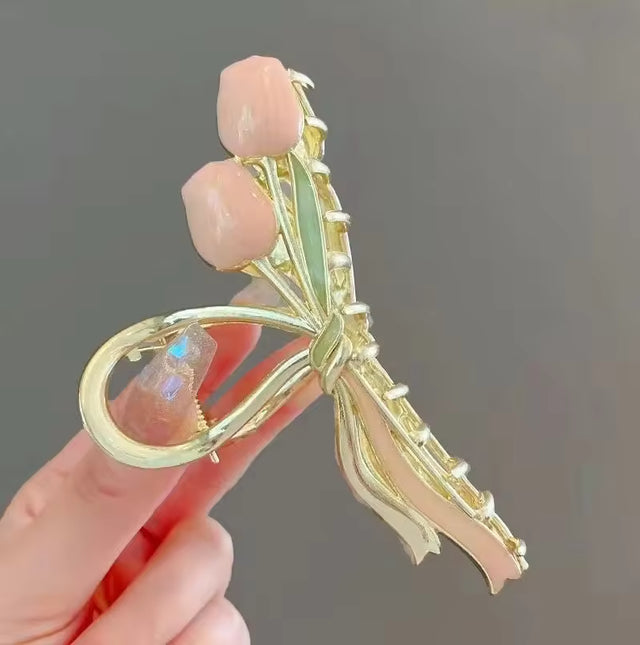 Tulip-Shaped Metal Hair Claw