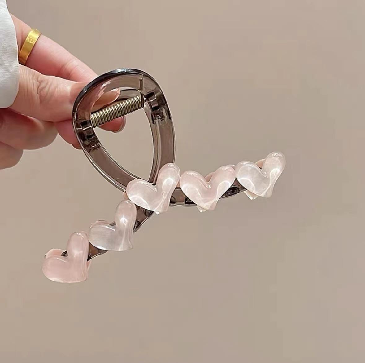 Heart Detail Shark Hair Clip