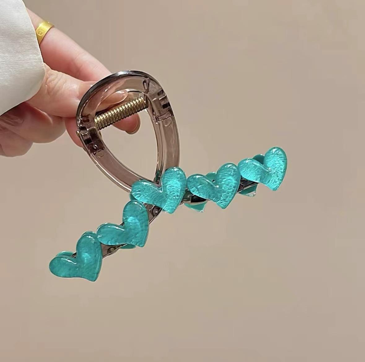 Heart Detail Shark Hair Clip