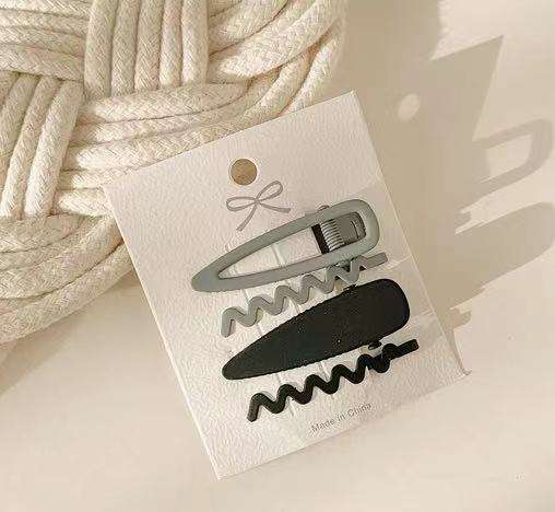 Minimal Matte Hair Clip Set