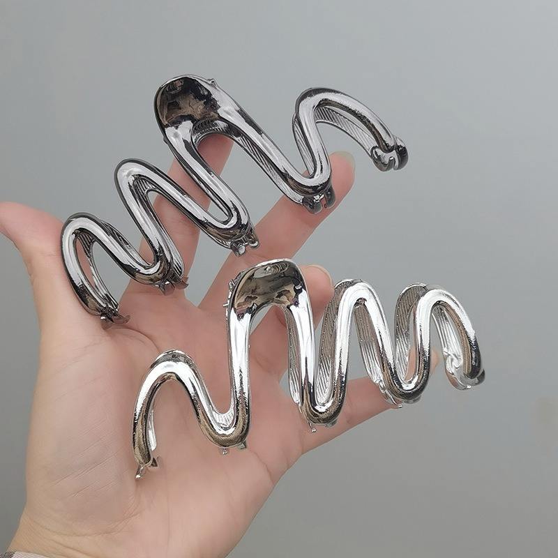 Metallic Wave Hair Claw Clip