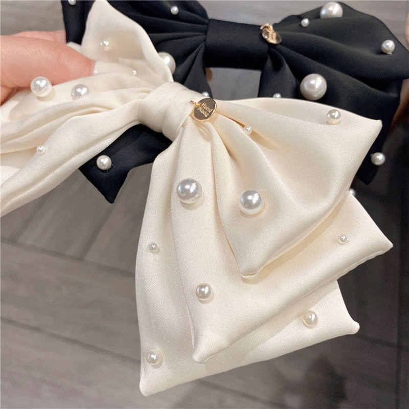 Pearl Embellished Bow Hair Clip