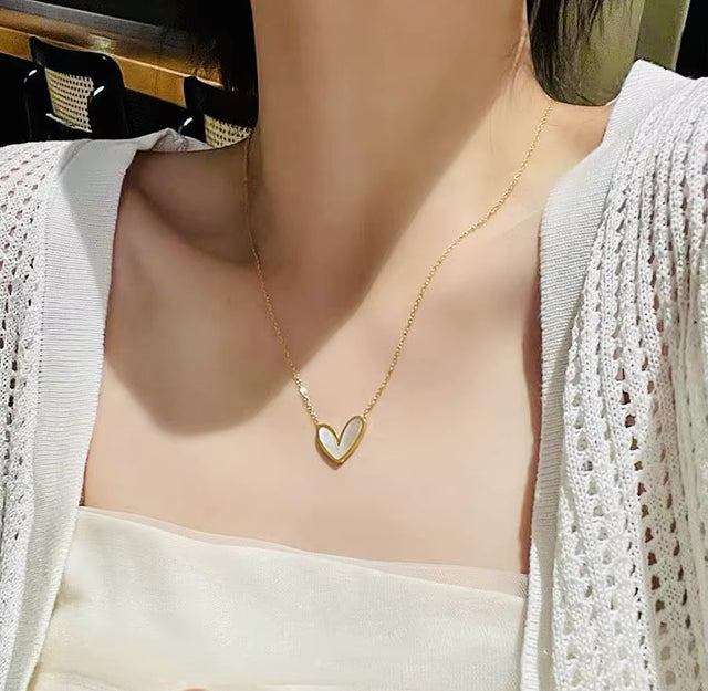 Classic Shell Heart Pendant Gold Stainless Steel Necklace