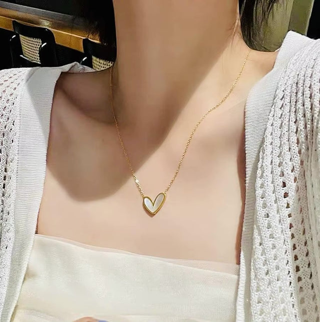 Classic Shell Heart Pendant Gold Stainless Steel Necklace