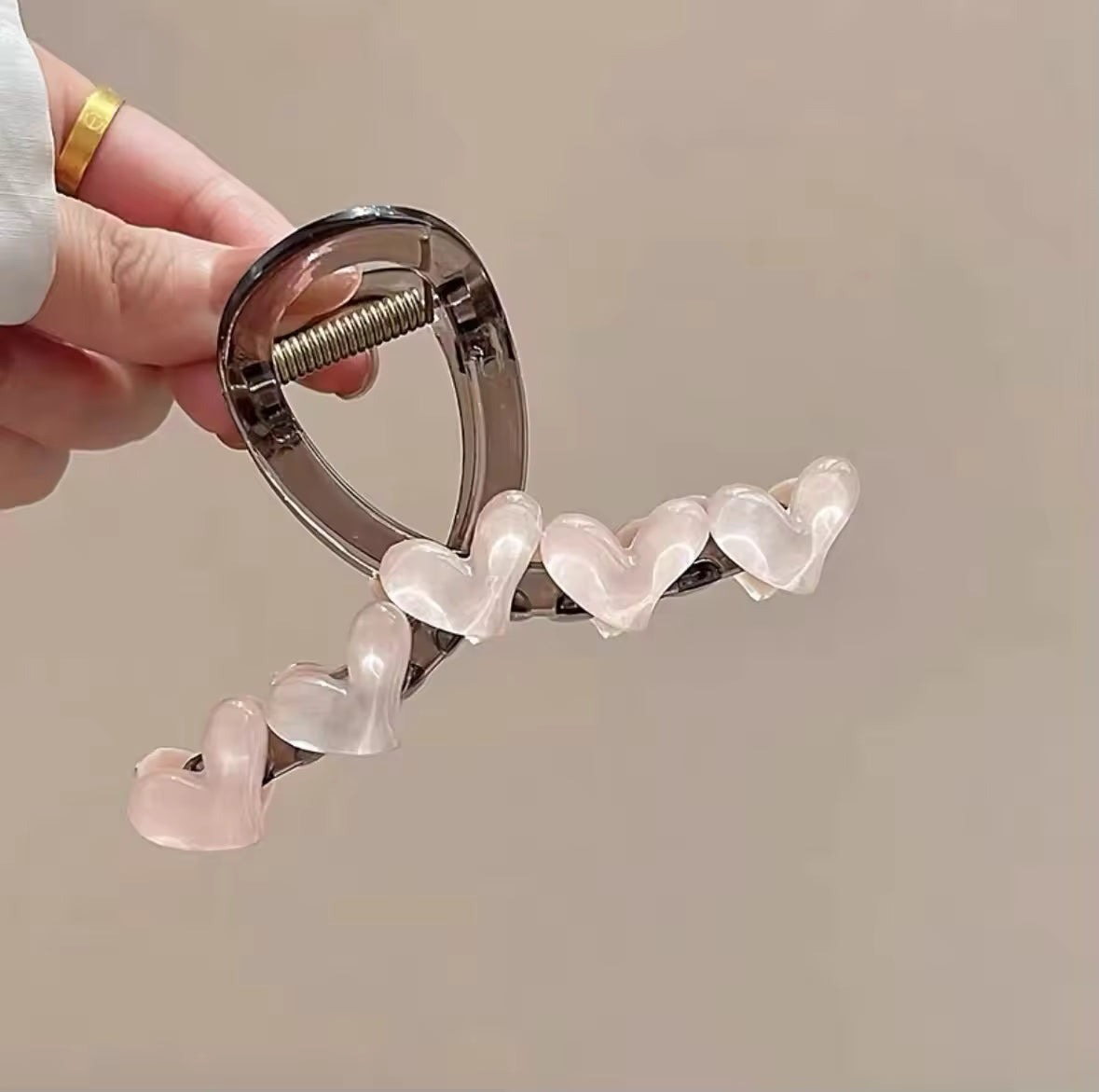 Heart Detail Shark Hair Clip