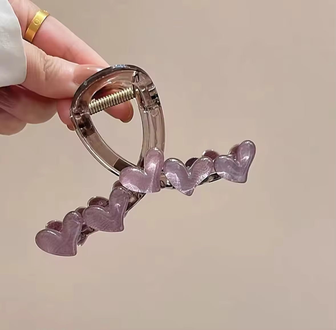 Heart Detail Shark Hair Clip