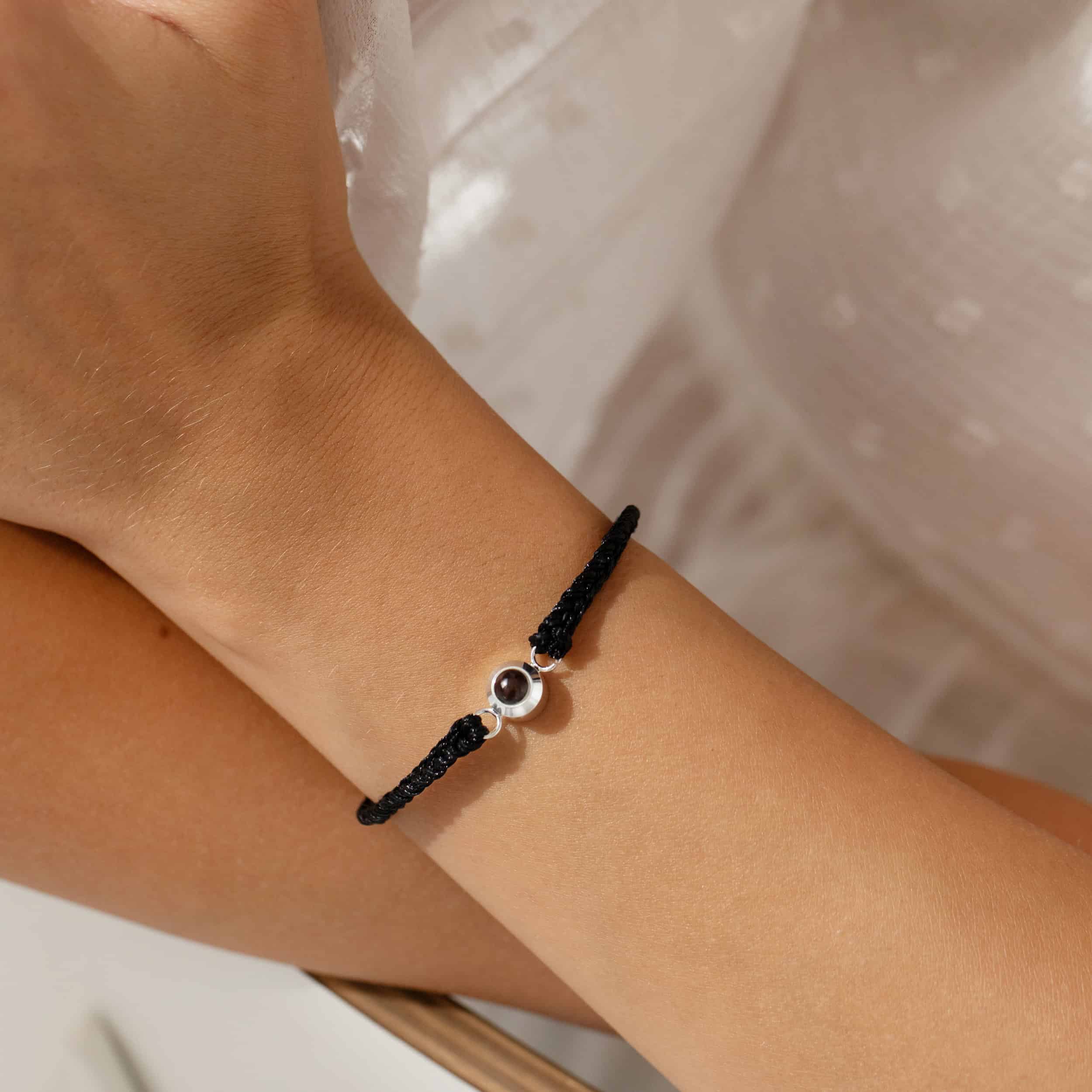 Projection Photo Bracelets: Cherished Memories on Your Wrist